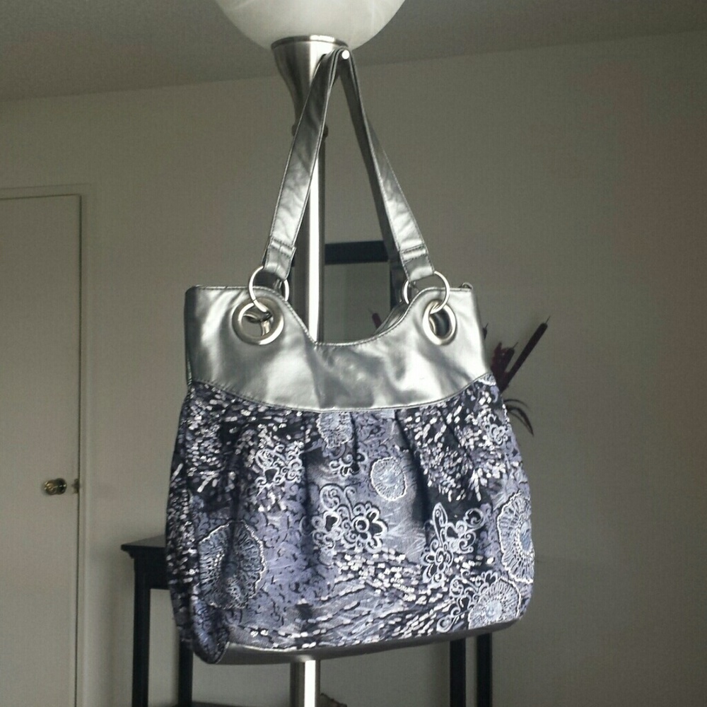 Charming Charlie purse